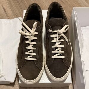 Common Projects Ach. Low Waxed Suede Olive Sneakers